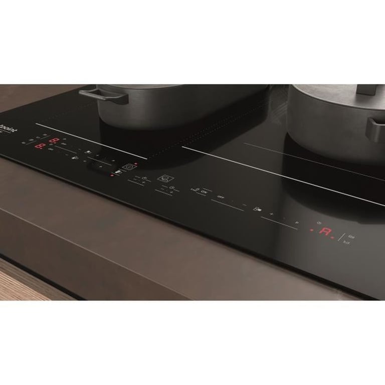 Table De Cuisson Induction Hotpoint HB2760BNE – 3 Zones, 7200W - vue 3