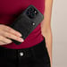 Selencia Coque Riva avec porte-cartes pour Apple iPhone 15 - Noir