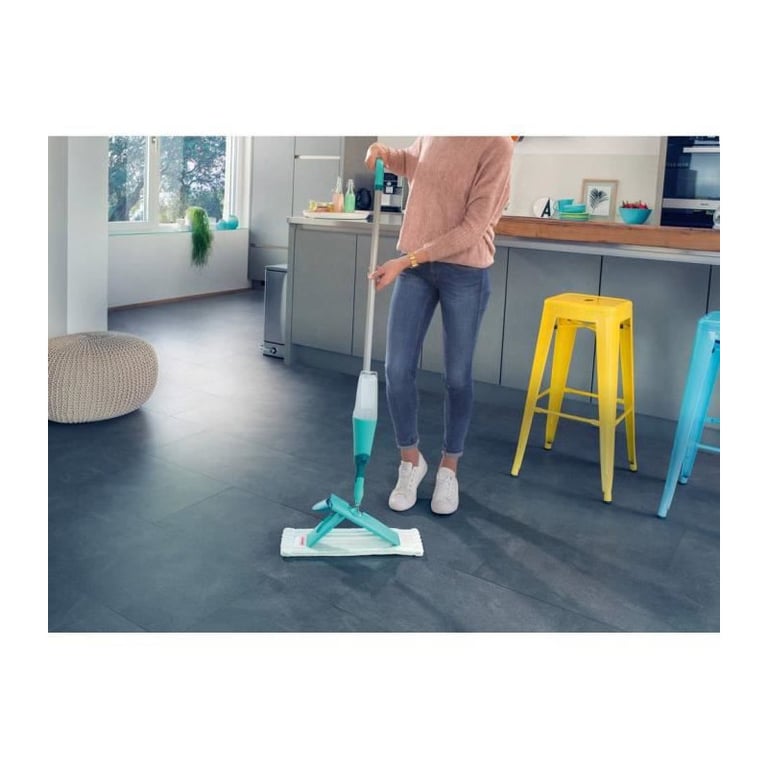 Balai pulvérisateur Leifheit Easy Spray 56690 lave sol articulé à 360° avec pulvérisateur intégré au manche housse micro duo - vue 3