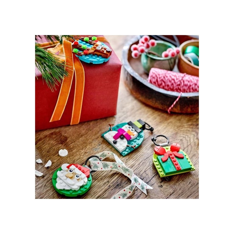 LEGO Sélection de Décorations de Noël Jeu de Construction 4 Décorations de Sapin de Noël Dont Père Noël & Bonhomme de Loisirs Créatifs en Famille Cadeau Fille ou Garçon dès 40744 - vue 3