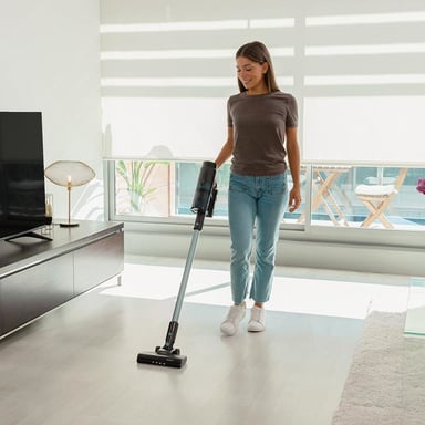 Cecotec 08422 aspiradora de pie y escoba eléctrica Aspiradora escoba 2 en 1 Batería Secar Sin bolsa 215 W Negro 2,2 Ah