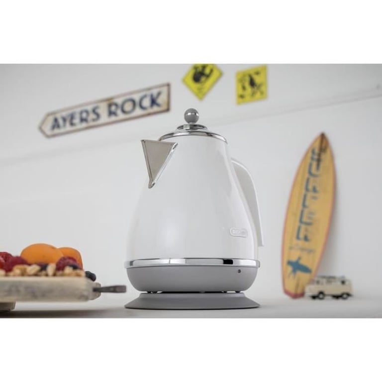 Bouilloire électrique De'Longhi Icona Capitals 1,7 L acier inox blanc Base pivotante 360° sans fil Élément chauffant caché Filtre anti-calcaire amovible Indicateur de niveau - Neuf