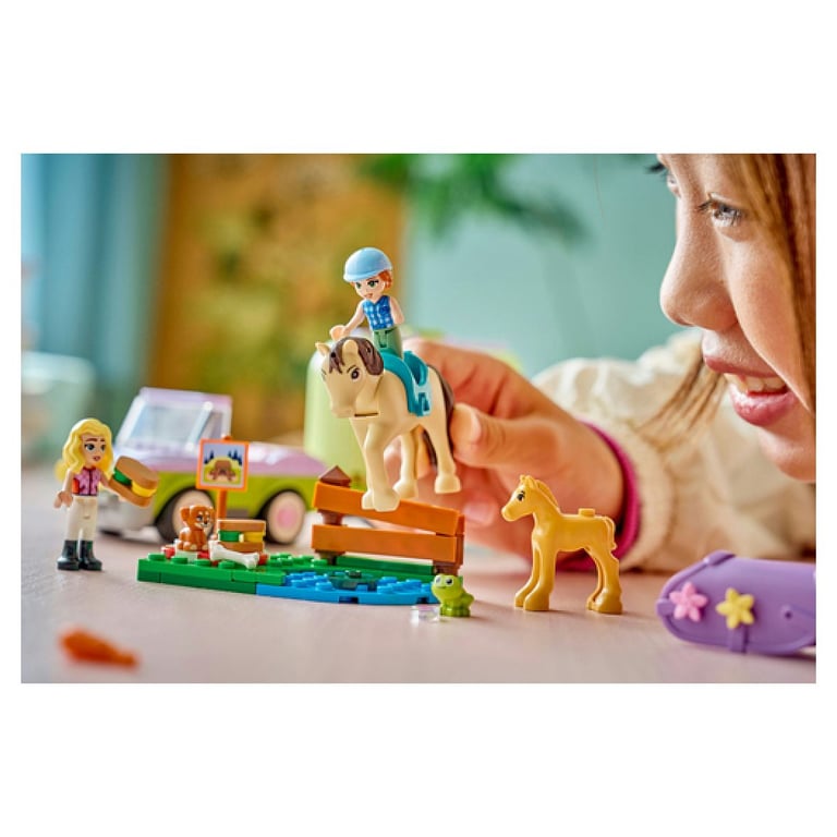 LEGO Friends La Remorque du Cheval et du Poulain 42695 - vue 6