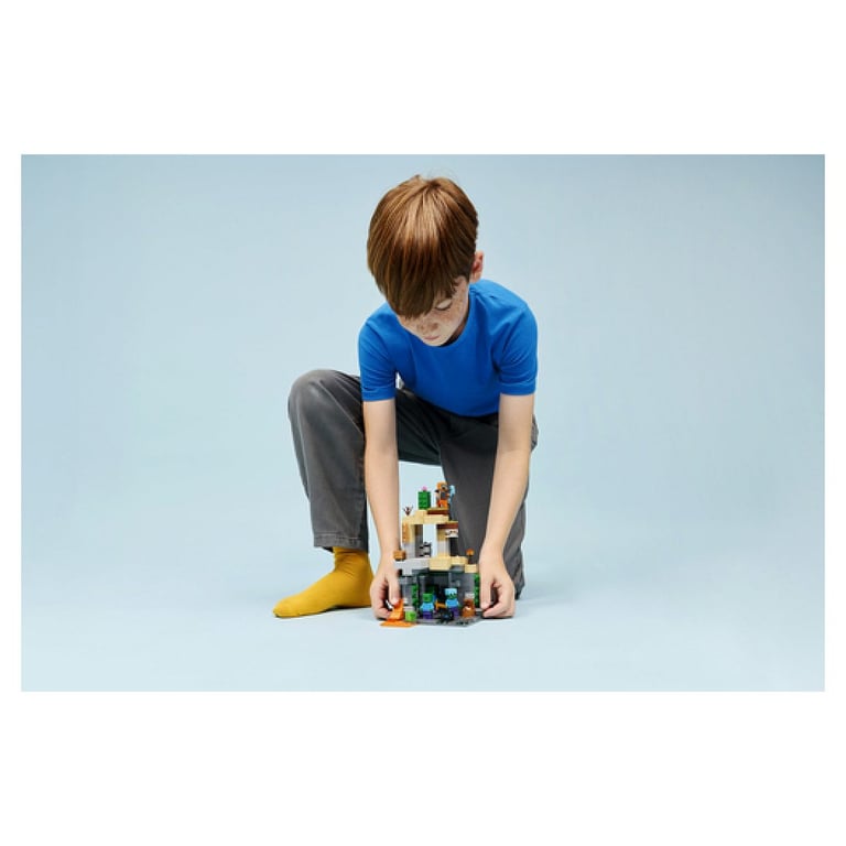 LEGO Minecraft Le Donjon de Zombies 21587 - vue 6