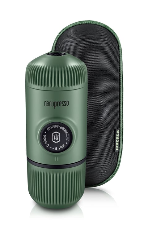 Cafetière expresso portable Wacaco Nanopresso Elements 0 08 18 Bars avec tasse - vue 2