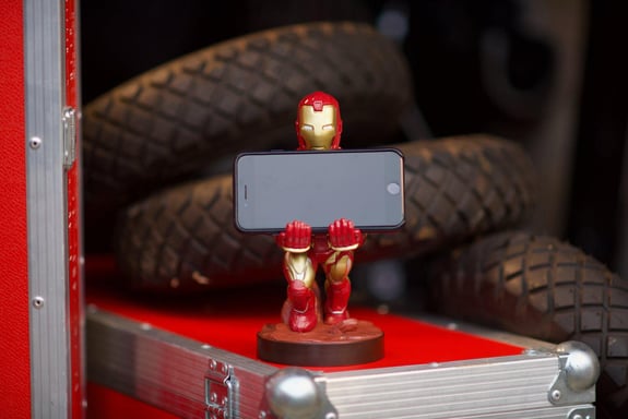Figurina di Iron Man - Controller e supporto per smartphone e caricabatterie - Exquisite Gaming