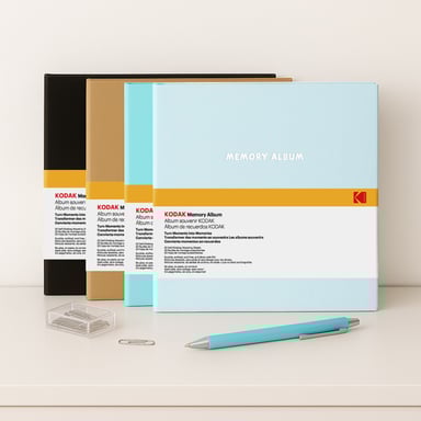 KODAK Memory Book - Album Photo Adhésif, 20 Pages Plastifiées Anti-Décoloration, Couverture Flanelle, Format 23,5x27cm, photos 3R/4R/5R - Vert