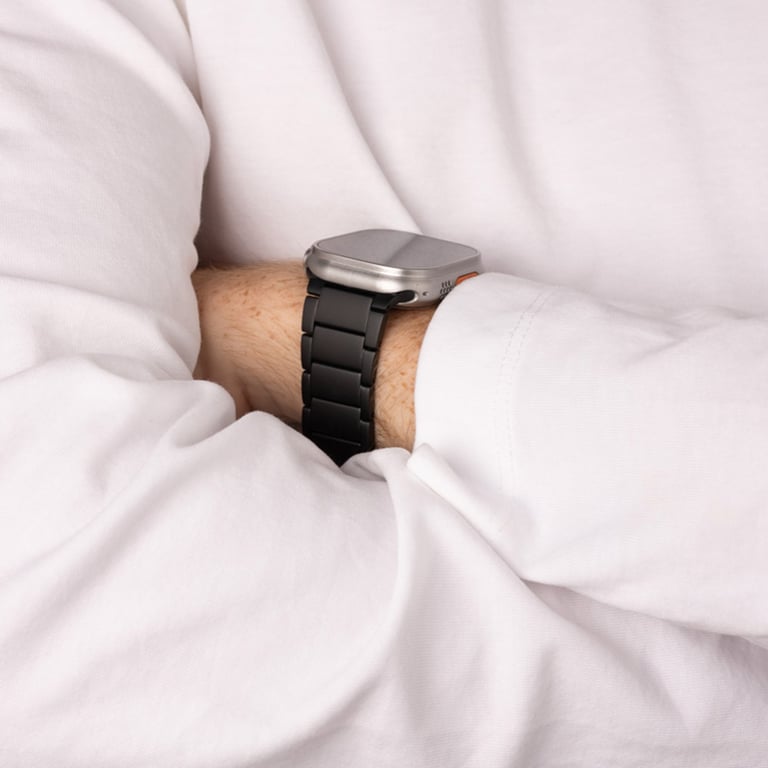 Bracelet Accezz pour Apple Watch 49mm Titane mat - vue 2