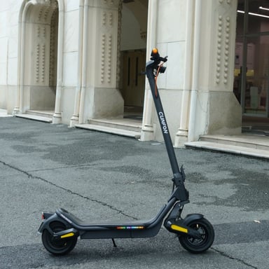 Scooter Eléctrico  RS500 | Velocidad Máx 40 km/h | Autonomía 40 km | Motor 1000W | Batería 36V 13Ah | Neumáticos de 9.5 Pulgadas