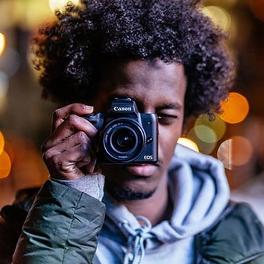 Canon EOS M50 + EF-M 15-45mm IS STM MILC 24,1 MP CMOS 6000 x 4000 Pixeles Negro