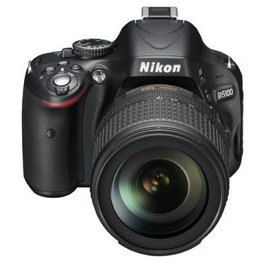 Nikon D5100 + Kit fotocamera reflex AF-S DX NIKKOR 18-105 mm f/3,5-5,6G ED VR 16,2 MP CMOS 4928 x 3264 pixel Nero