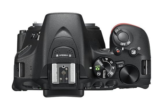 Nikon D5500 + AF-S DX NIKKOR 18-55mm 4/3'' Kit d'appareil-photo SLR 24,2 MP CMOS 6000 x 4000 pixels Noir