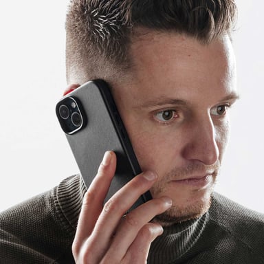 Accezz Coque arrière en cuir avec MagSafe pour Apple iPhone 13 Pro - Onyx Black