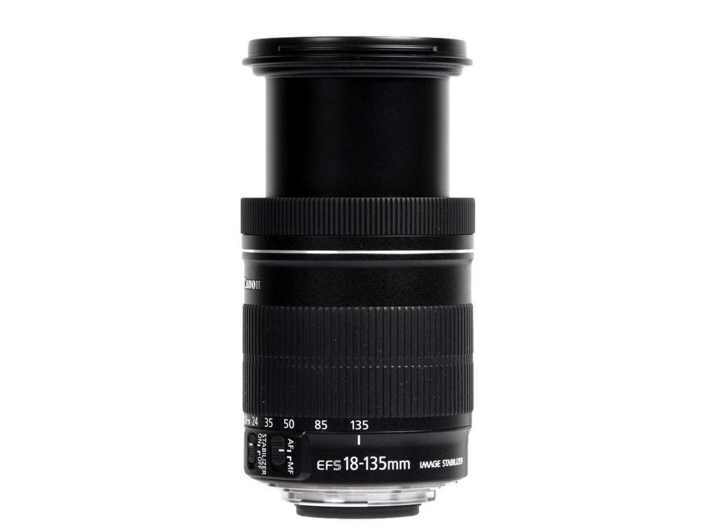 Objectif Canon EF Fonction Zoom 18 135 mm f3.5 5.6 IS - vue 3