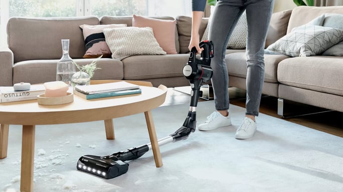 Bosch BCS711PET Aspiradora escoba sin cable, Negro & Rojo