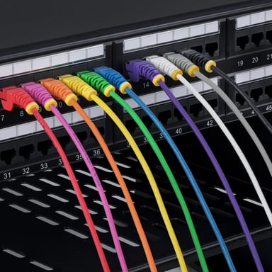 StarTech.com Cavo Ethernet CAT6 Grigio da 5m; Patch UTP con Plug RJ45 Antigroviglio e Rilievi di Trazione, Cavo Lan Slim in Rame Puro 28AWG, Sottoposto a test Fluke