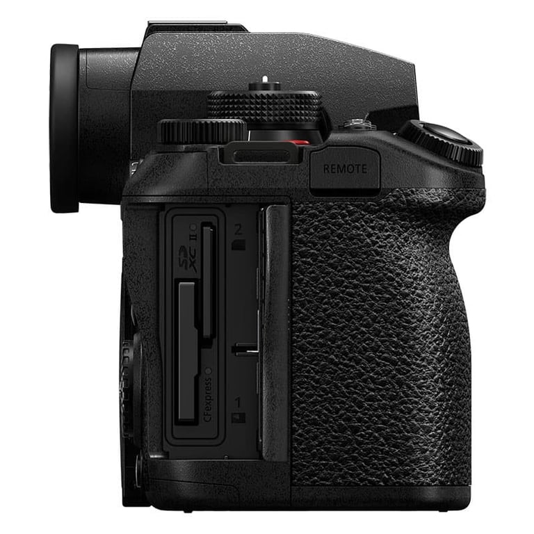 PANASONIC LUMIX S1 IIE + Objectif 26mm f8 Pancake Garanti - vue 3