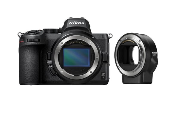 Nikon Z 5 Juego de cámara SLR 24,3 MP CMOS 6016 x 4016 Pixeles Negro