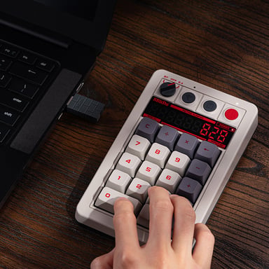 8BitDo Retro 18 Numpad meccanico edizione N