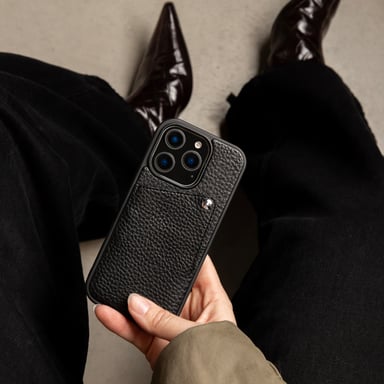 Selencia Coque Riva avec porte-cartes pour Apple iPhone 15 - Noir