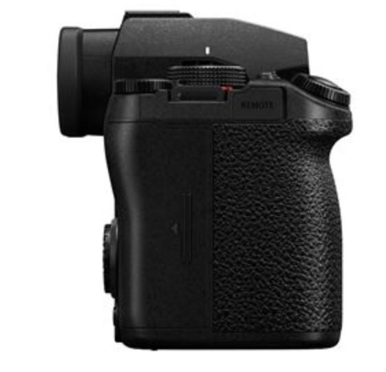 Pack Appareil photo hybride Panasonic Lumix S5II + Objectif 20 60 mm F3.5 5.6 + Objectif 50 mm F1.8 + Masterclass Photo Vidéo 3h + 2ème Batterie - vue 2