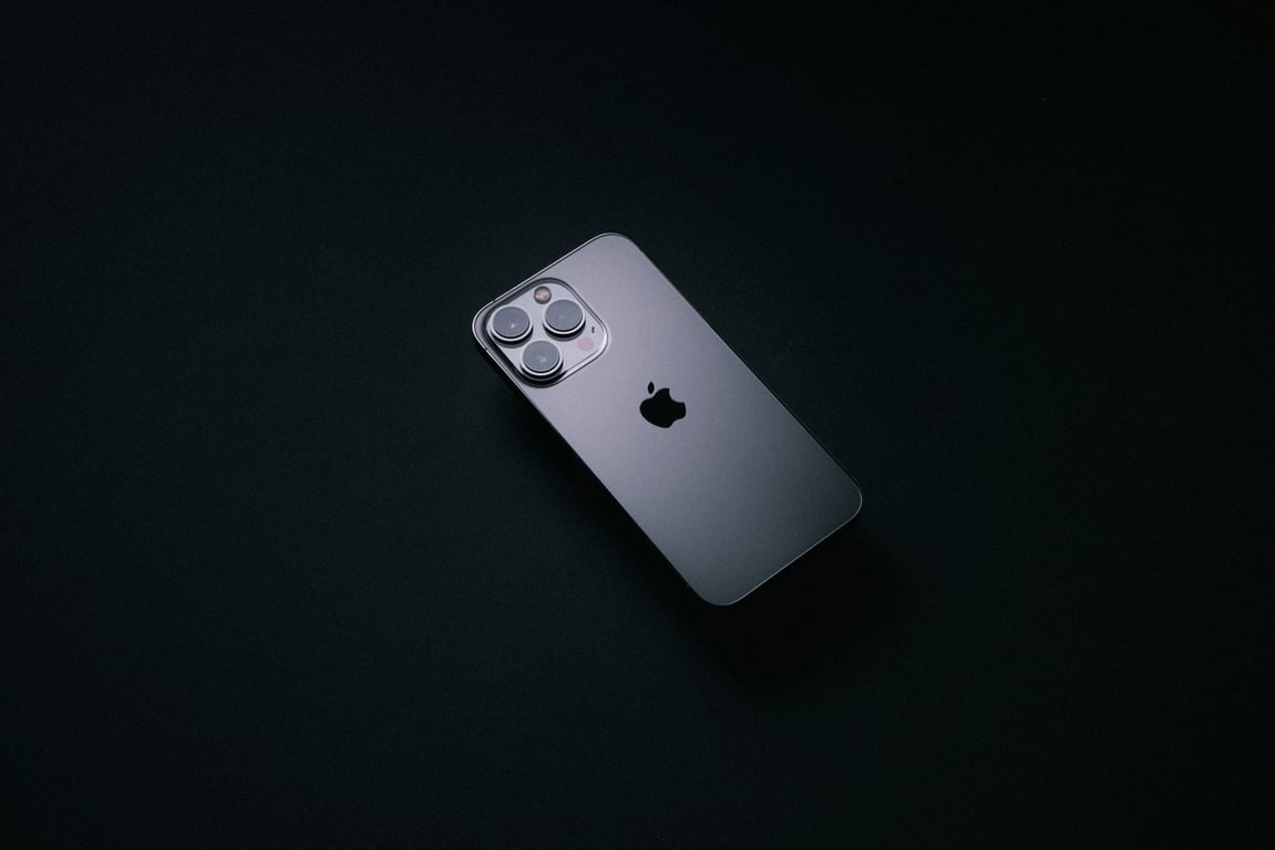 iPhone 15 black