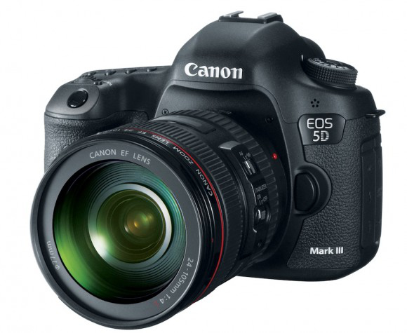 Canon EOS 5D Mark III + Ef 24-105Mm Kit D'Appareil-Photo Slr 22,3 Mp Cmos 5760 X 3840 Pixels Noir - Très Bon État