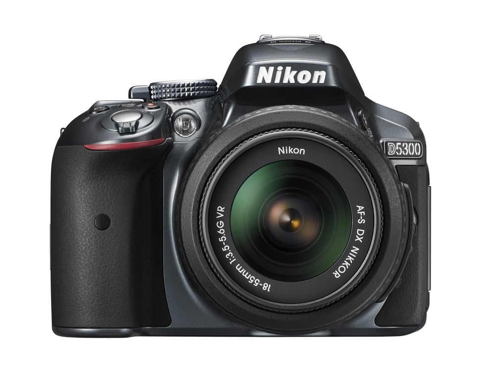 Nikon D5300 + AF-S DX NIKKOR 18-55mm Kit d'appareil-photo SLR 24,2 MP CMOS 6000 x 4000 pixels Argent - Neuf