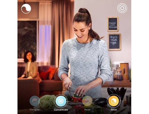 PHILIPS Hue White Ambiance - Lampadina LED connessa a fiamma E14 - 6W - Compatibile con Bluetooth