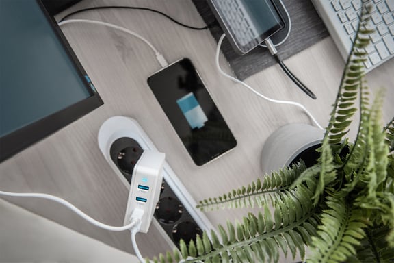 Adaptador USB universal de 4 puertos, USB-C™ / USB A, 100 W, GaN