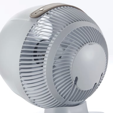 MEACO MeacoFan 1056, ventilador de aire, ideal para dormitorios y salas, ultra silencioso con oscilación 360°, motor de bajo consumo, 12 velocidades, control remoto, blanco