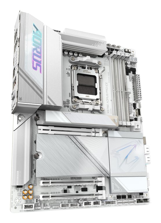 Gigabyte X870E AORUS MASTER - vue 8