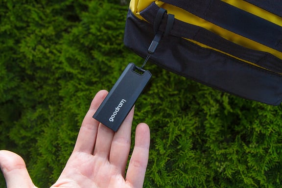 Goodram SSDR-GMRE-512-K0 unidad externa de estado sólido 512 GB Negro