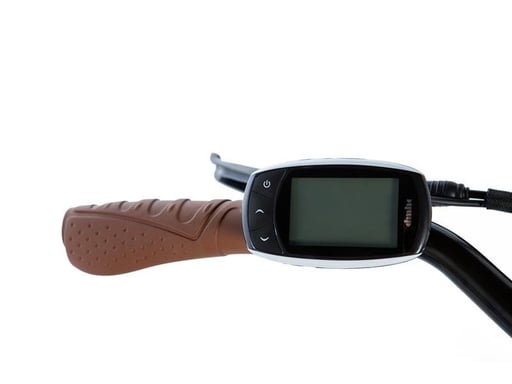 Bicicletta Elettrica  di Passeggio, E-26'' Moma Bikes, Alluminio, SHIMANO ALTUS 7V, Freni a Disco idraulico Bat. Ion Litio 36V 16Ah