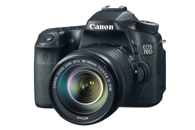 Canon EOS 70D + EF-S 18-135mm Kit d'appareil-photo SLR 20,2 MP CMOS 5472 x 3648 pixels Noir - Bon état Bon état - Canon reconditionné disponible sur Pixmania