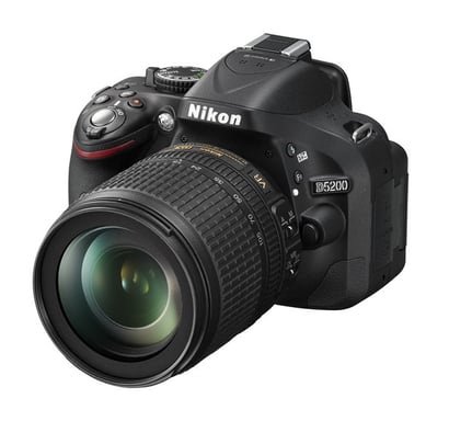 Nikon D5200 + Kit fotocamera reflex AF-S DX NIKKOR 18-105 mm 24,1 MP CMOS 6000 x 4000 pixel Nero