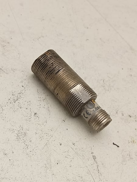 E2EG-X5B2-M1 Omron Inductive sensor