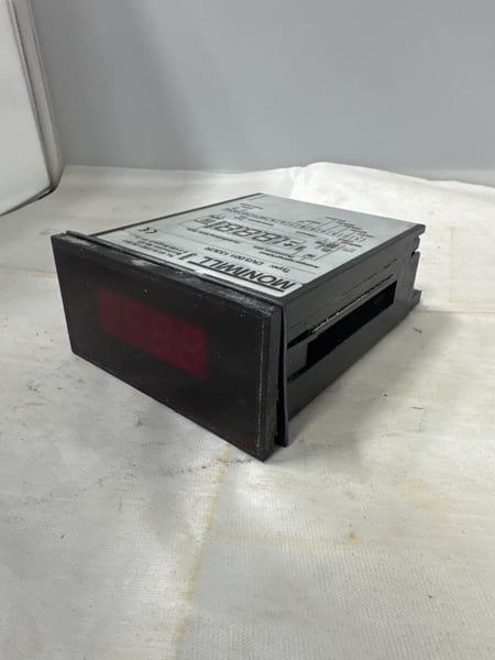DV3.001.133CR Monitwill Digital Voltage Meter