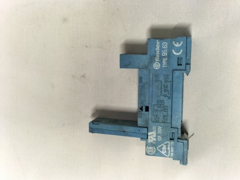 95.63 Finder Relay Socket