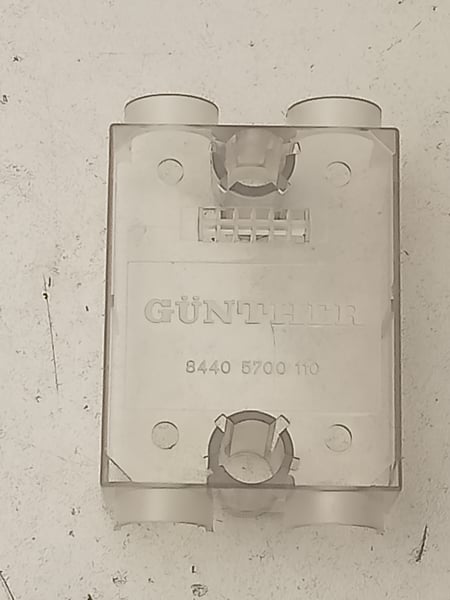 8440 5700 110 Elfa Protective cover