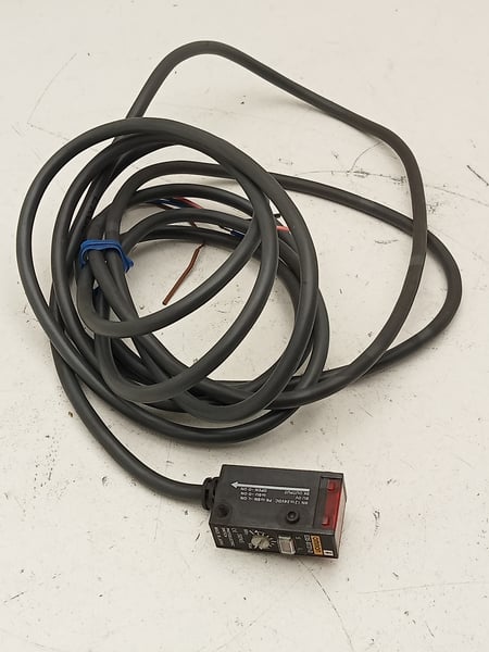 E3S-BT31-D Omron Photoelectric Switch