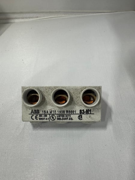 1SA M10 1938 R0001 ABB Three-Pole Terminal Block