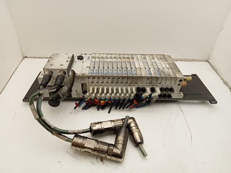 70.00004-9802 manroland Valve cluster