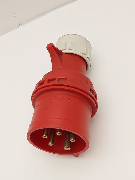 IP44 PCE Plug 16A 5p 6h IP44 SHARK for KBA Commander