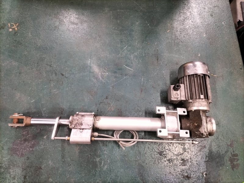 F02111112 Laipe / Keb 3-Phase Motor with cylinder 040007342