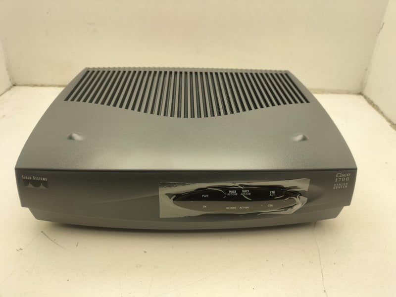 47-15818-02 Cisco Cisco 1700 Series Router