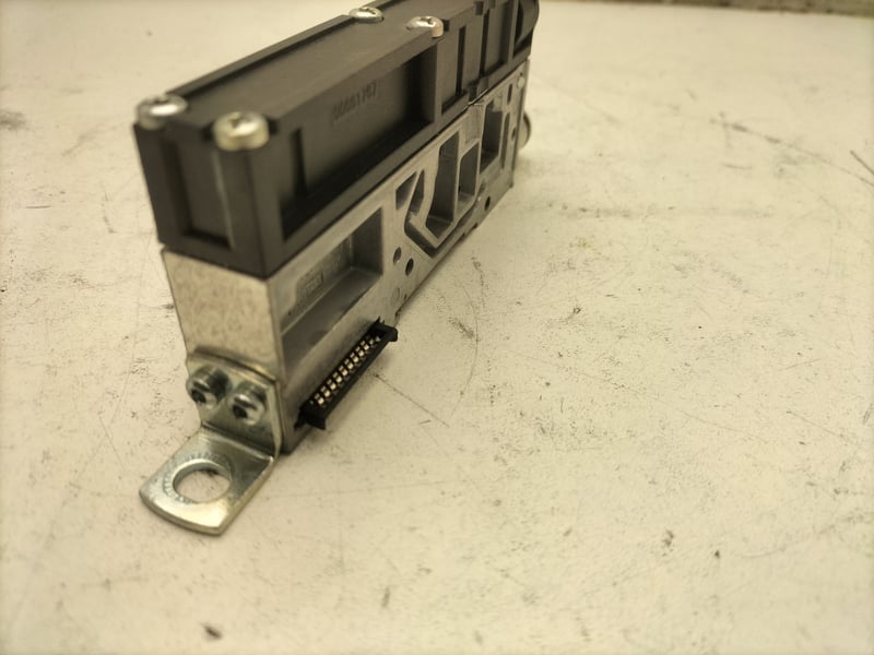 533353 Festo Supply plate with plug for Goss M600