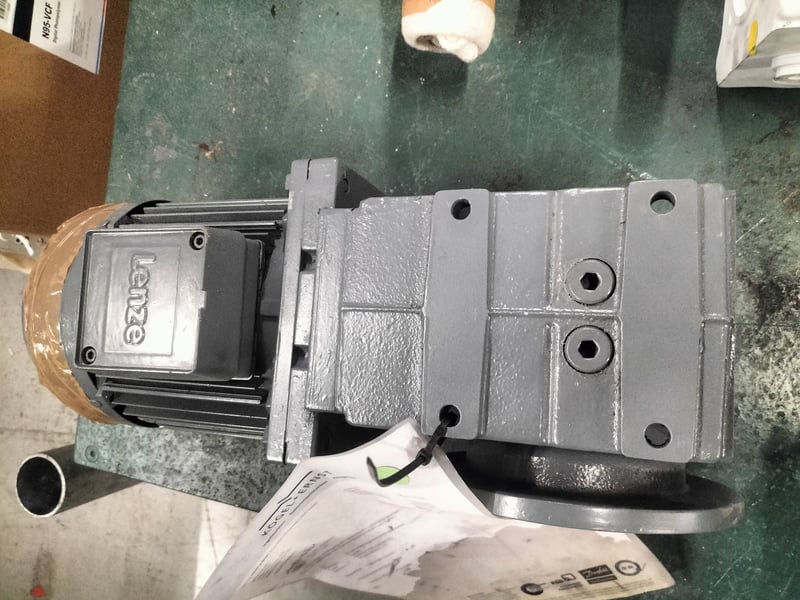 GS800G-2M HAK 090-32 Lenze Motor