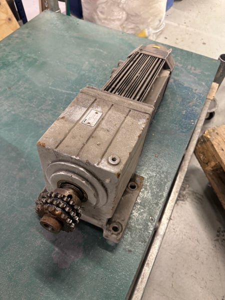 MDFKARS090-22 Lenze 3~Motor