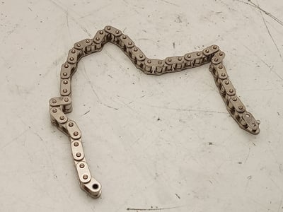121370008 Roller chain